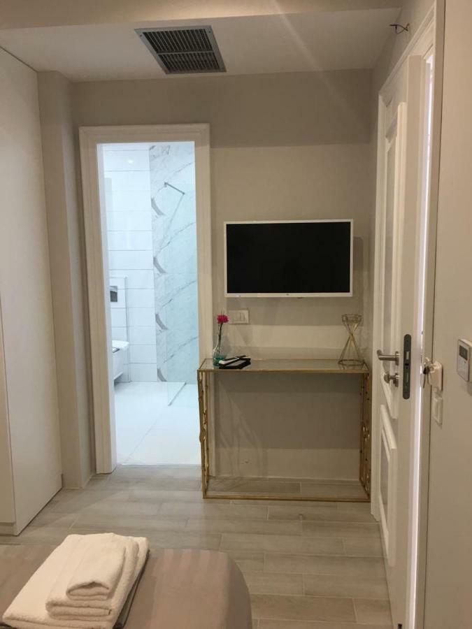 Onira Luxury Rooms Saranda Dış mekan fotoğraf